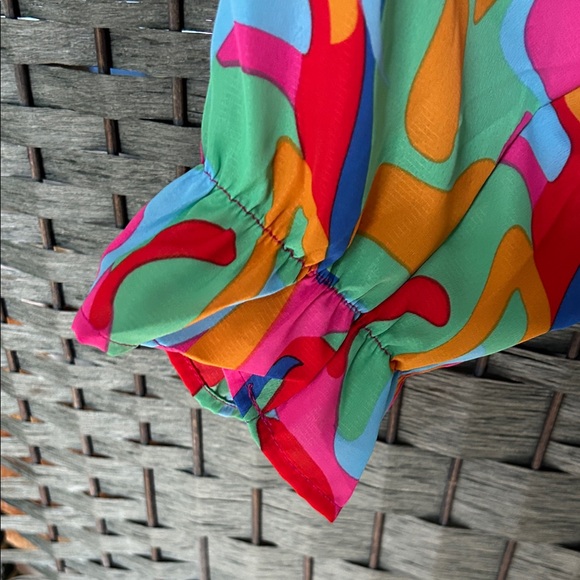 Vibrant Multicolor Women's Blouse NEVER WORN - Picture 4 of 7